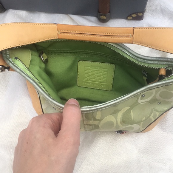 Rare Coach leather and embroidery purse - Picture 6 of 6